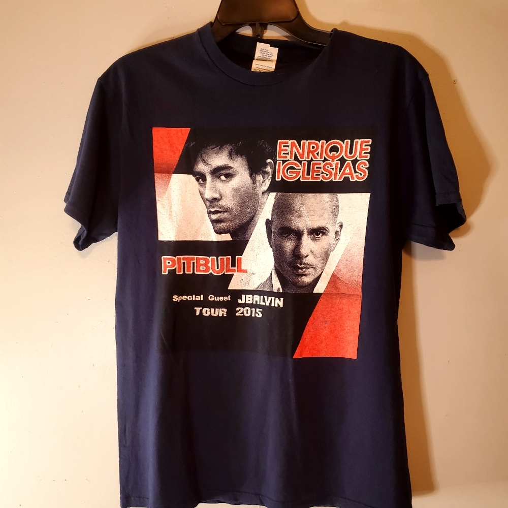 Enrique Iglesias and Pitbull concert shirt Medium